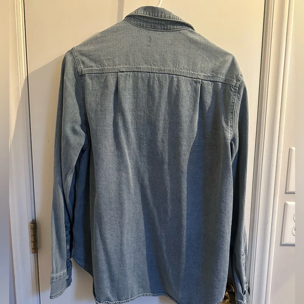 Quince Blue Washed Button Front 100% Cotton Shirt Size Large Chambray Denim Look - Picture 2 of 2